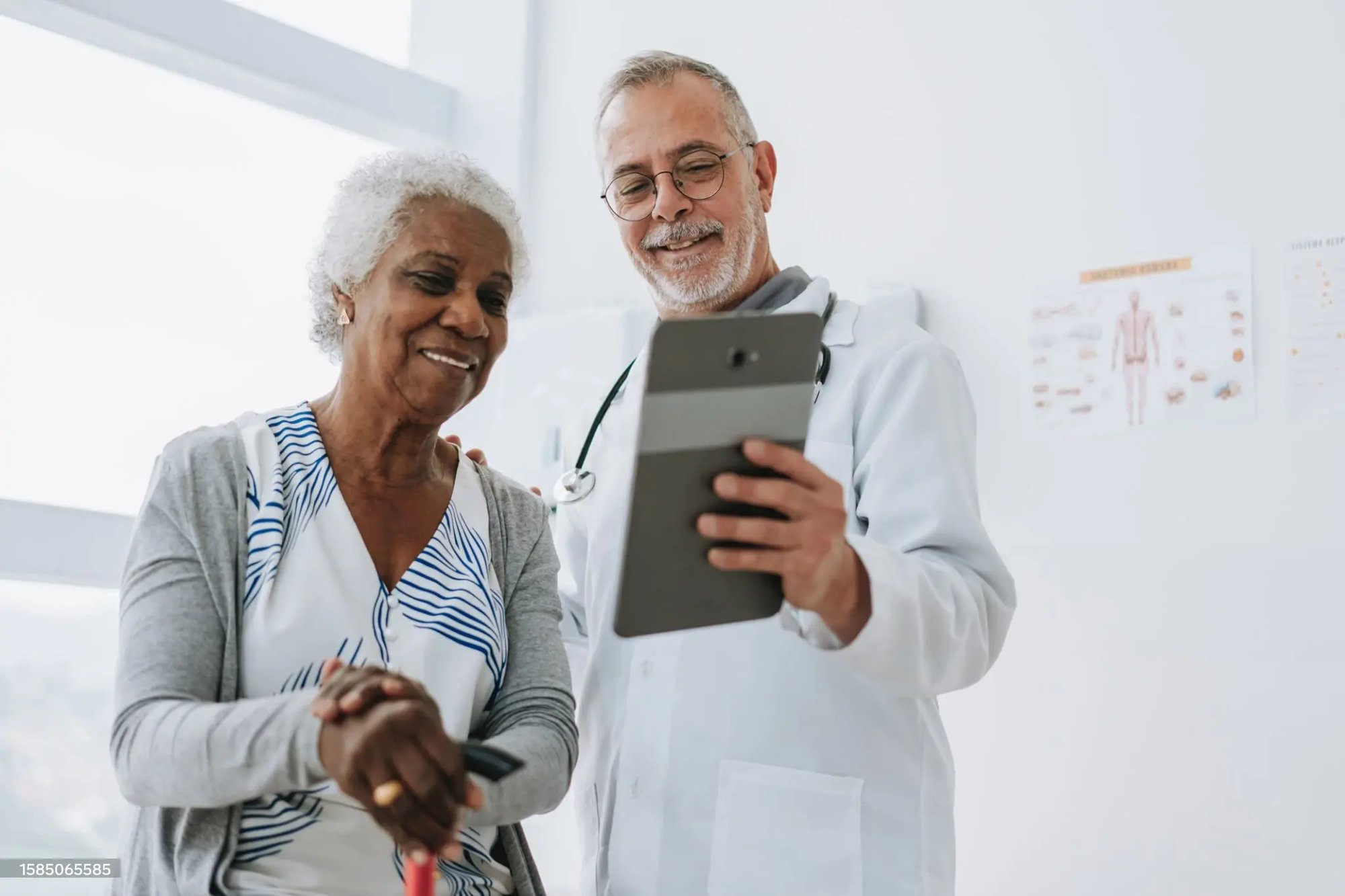 medecin-specialiste-diagnostic-patiente